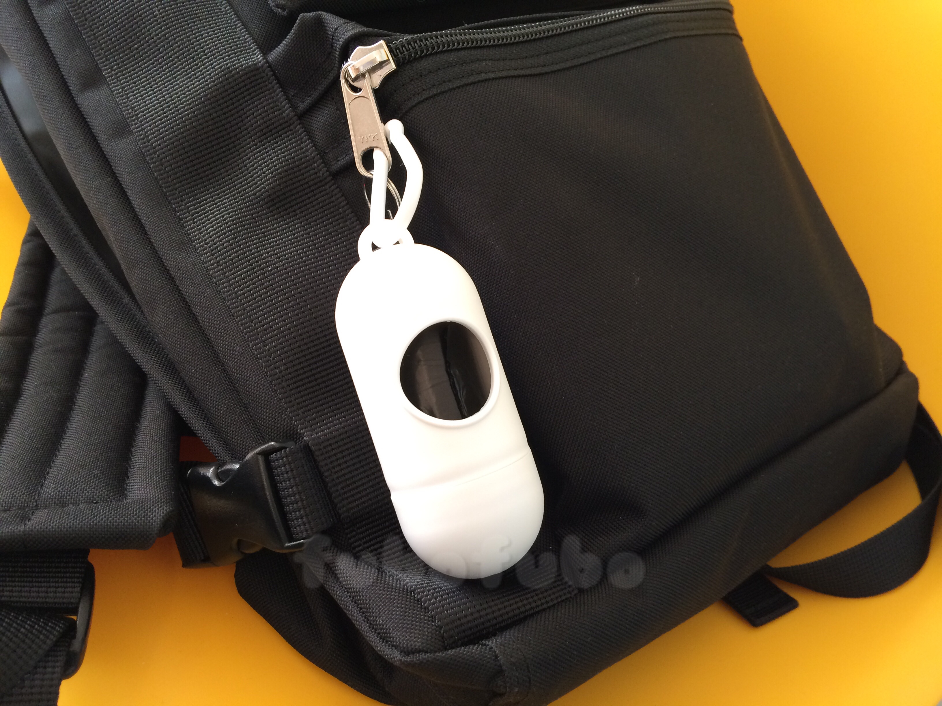 【おむつ用に便利】キャンドゥの携帯ゴミ袋ケースはシンプルなデザインで機能的